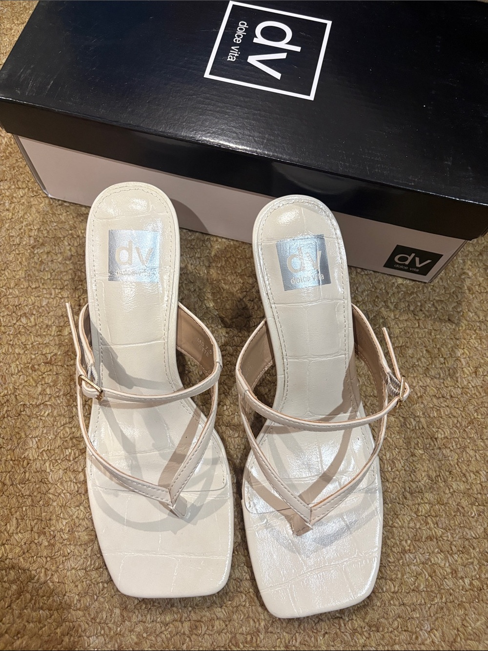 NWOT Dolce Vita Beige Cream Strappy Square-Toe Heeled Sandals